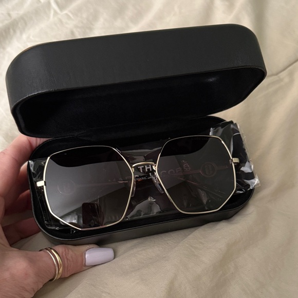 MARC JACOBS Hexagonal Gold Metal Frame With Brown Lenses Aviator Style - Picture 7 of 7